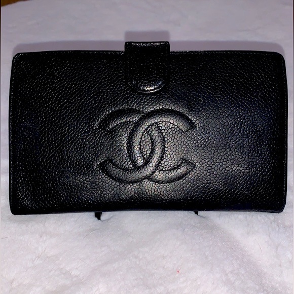 Authentic Chanel Kiss Lock CC Bi-Fold Wallet Vintage Gold Hardware - Picture 11 of 11